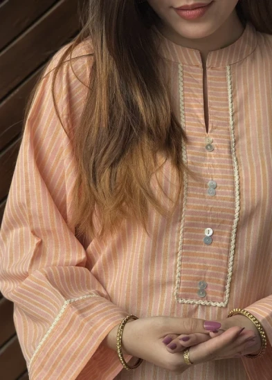 Peach Linear Print Kurta with Wide Cuffs