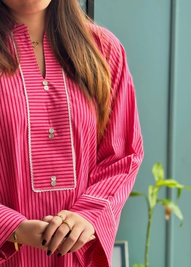 pink striped pattern